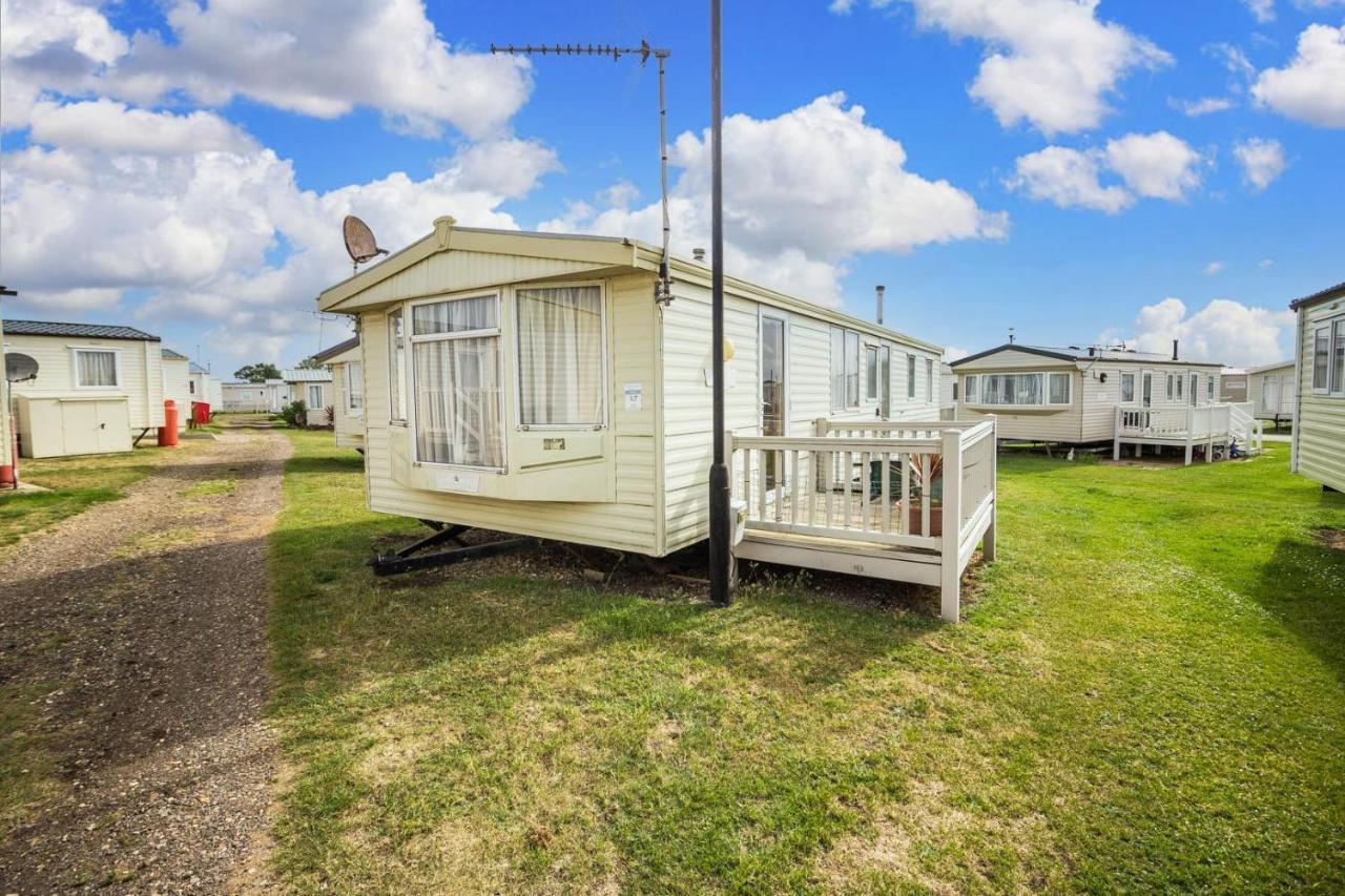 6 Berth Caravan With Decking Nearby Heacham Beach In Norfolk Ref 21047A Hotel Luaran gambar