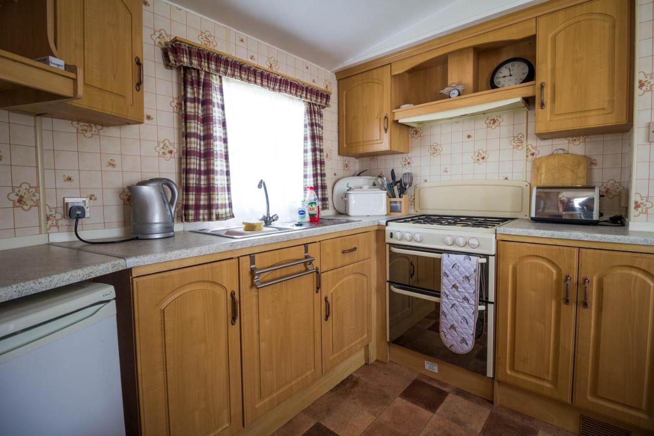 6 Berth Caravan With Decking Nearby Heacham Beach In Norfolk Ref 21047A Hotel Luaran gambar